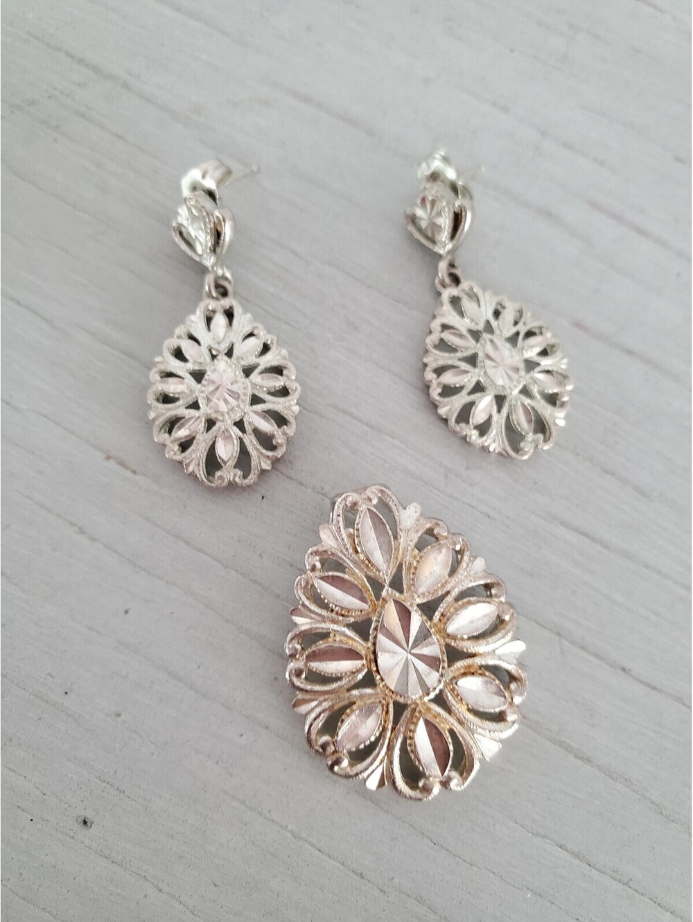 Beverly Hills Sterling Silver Diamond Cut Filigree Dangle Earrings & Pendant Set